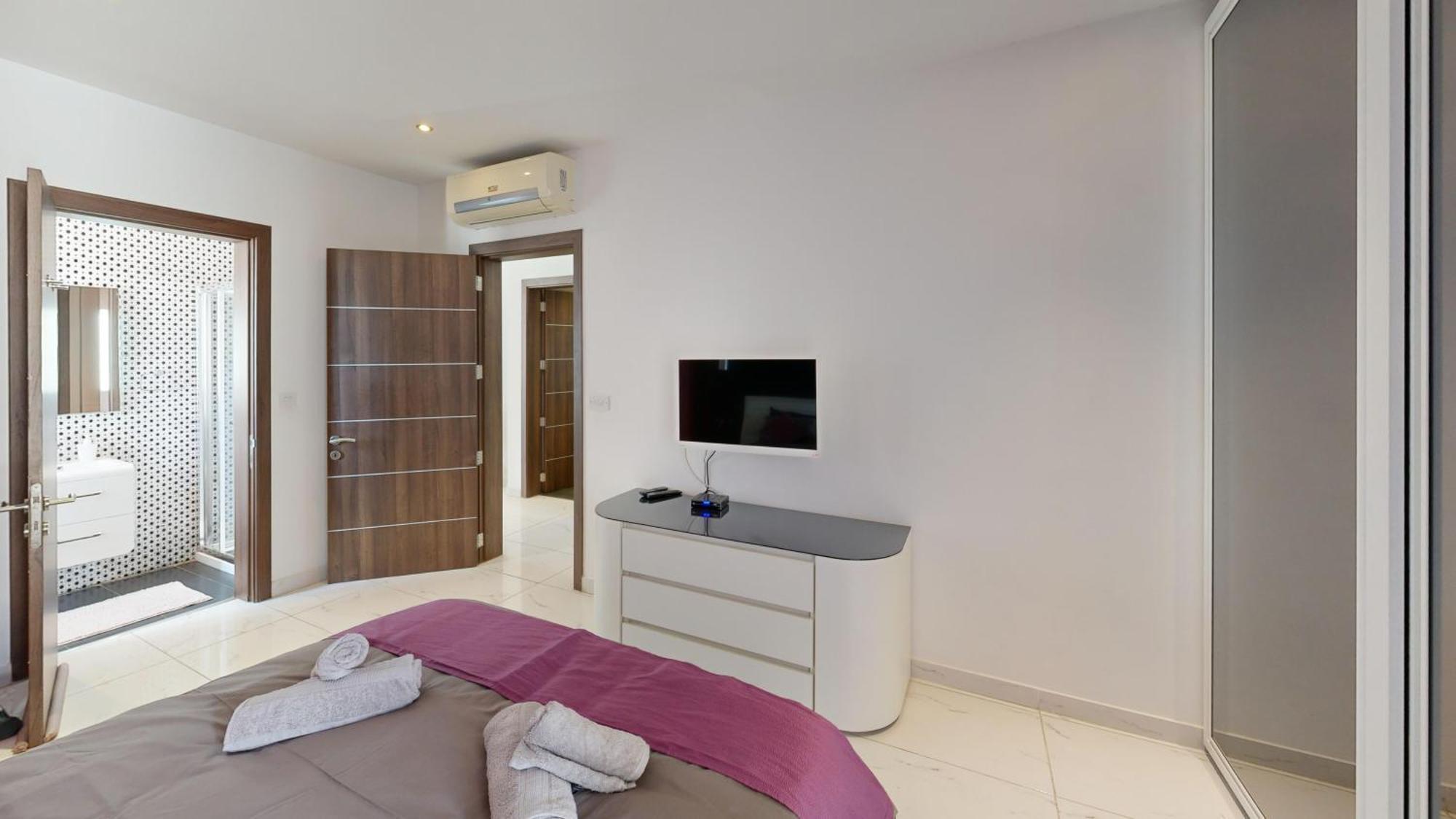 Amazing Spacious Apartment With Bbq & Jacuzzi Saint Julian's エクステリア 写真